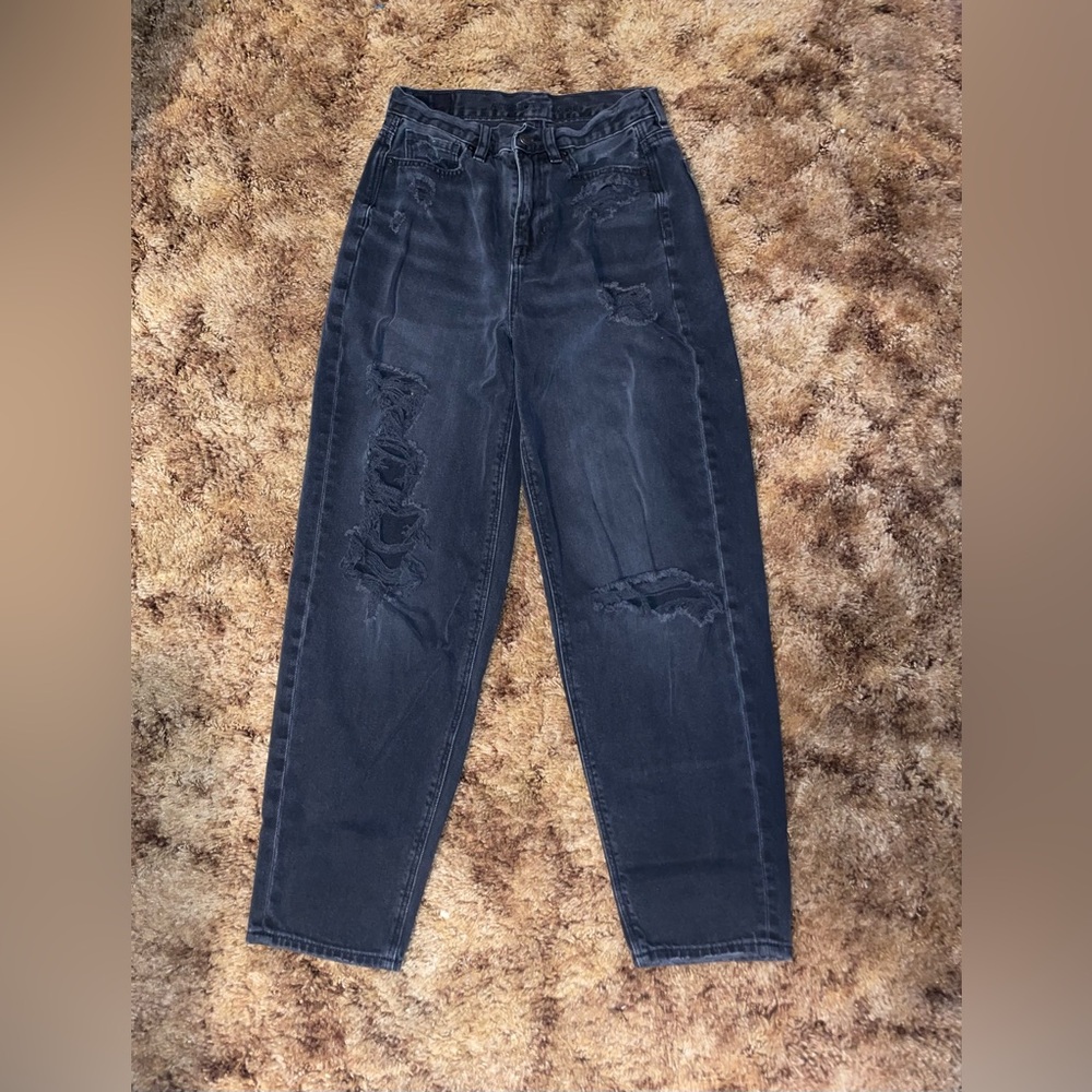 American Eagle Relaxed Mom Jeans